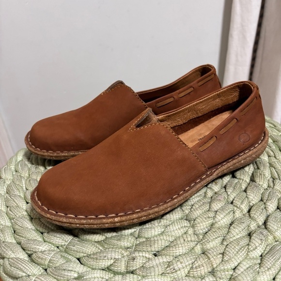 Born Naya Brown Tan Nubuck Slip On Comfort Flat Loafer NWOB - Picture 5 of 9